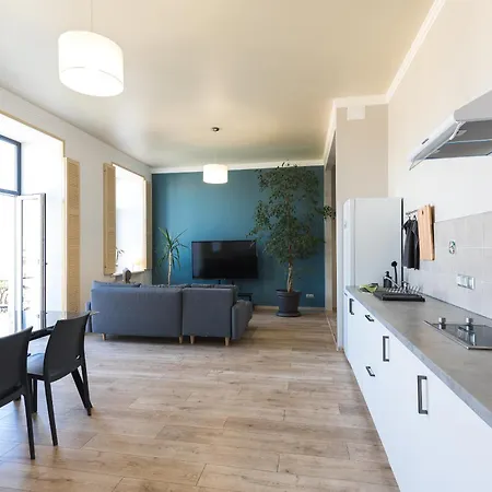 готельчик у кірхи Odessa