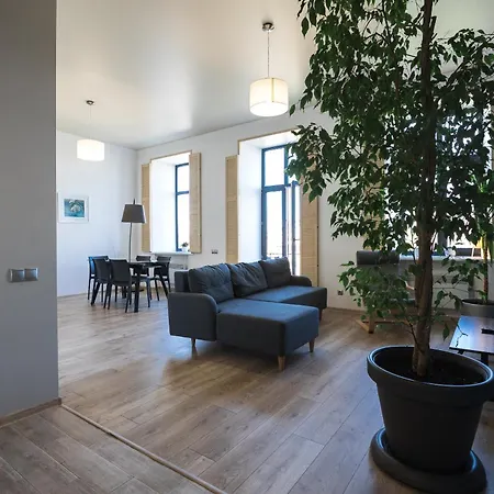 готельчик у кірхи Odessa